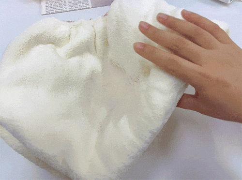 10分钟轻松养成女明星「绸缎发」新葡京洗完头自然风干还是吹干好?(图13) 10分钟轻松养成女明星「绸缎发」新葡京洗完头自然风干还是吹干好?(图13)